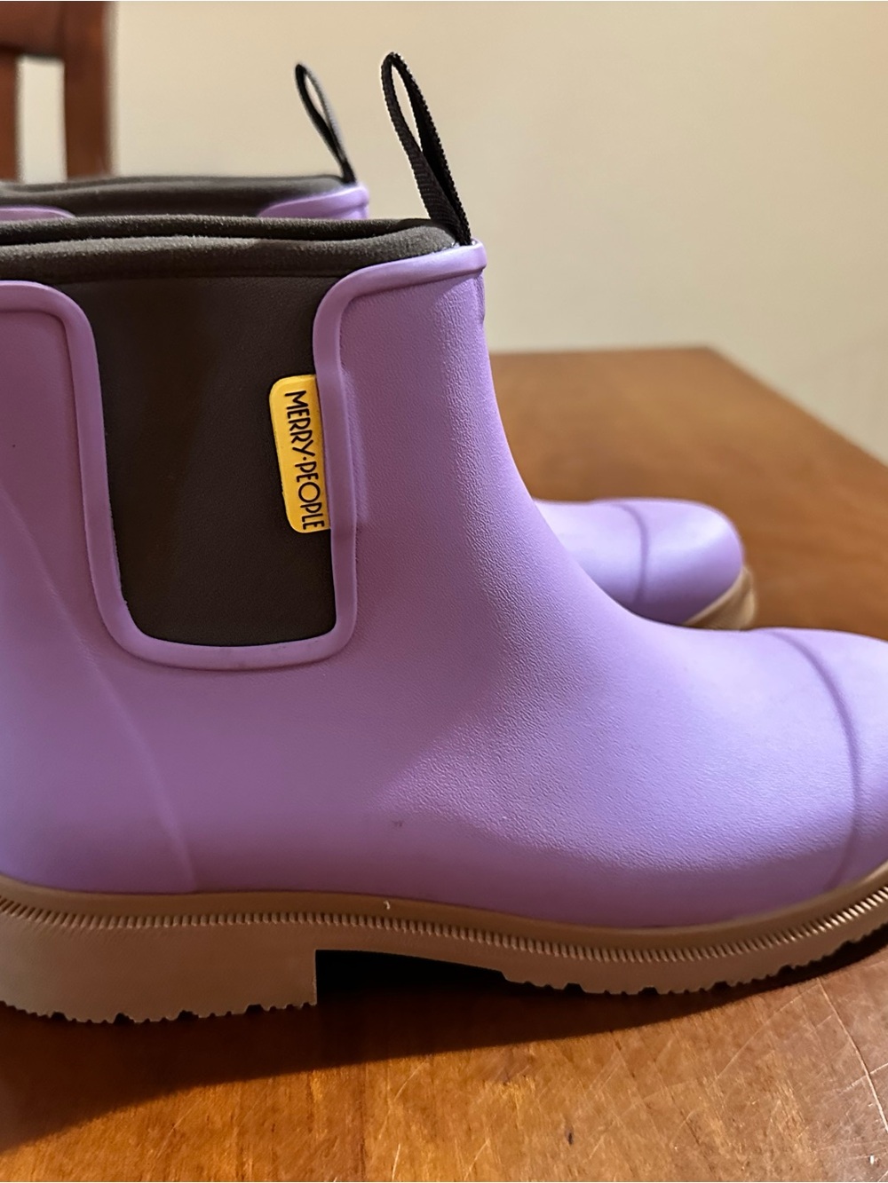Merry People Lavender Rain Chelsea Boots with Tan Sole Size 40 - Picture 3 of 6